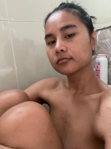 รูปโป๊สาวทางบ้านโชว์หี